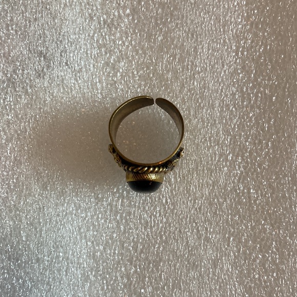 NWOT - Adjustable Style Brass Statement Ring Smooth Black Oval Stone - S⦠- Picture 6 of 14
